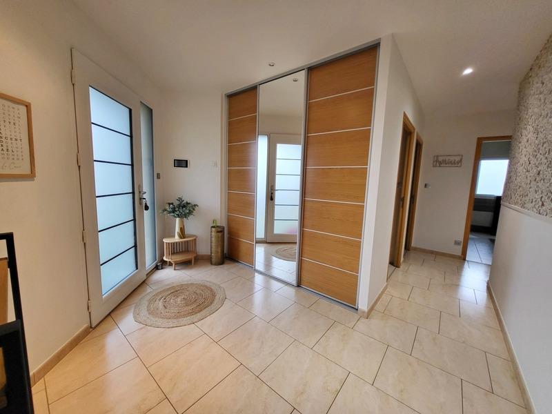 Maison - 172 m² - 9 pièces