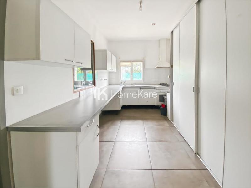 Maison - 200 m² - 5 pièces