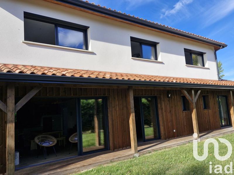 Maison de maîtres - 203 m² - 10 pièces