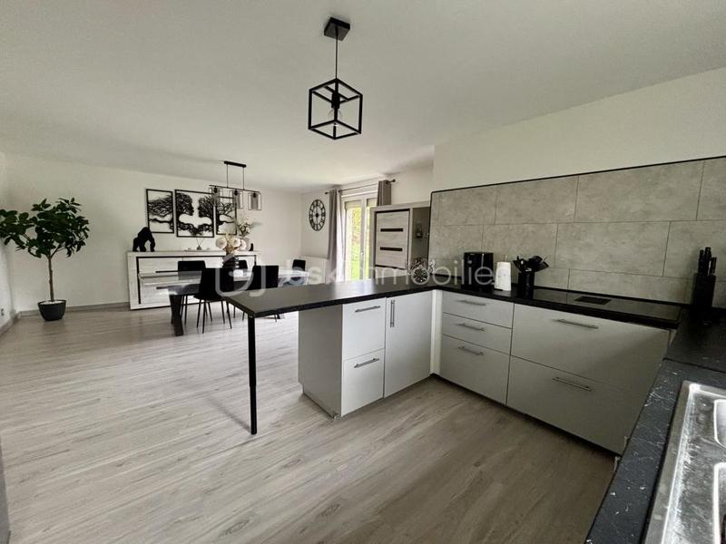 Maison - 146 m² - 6 pièces