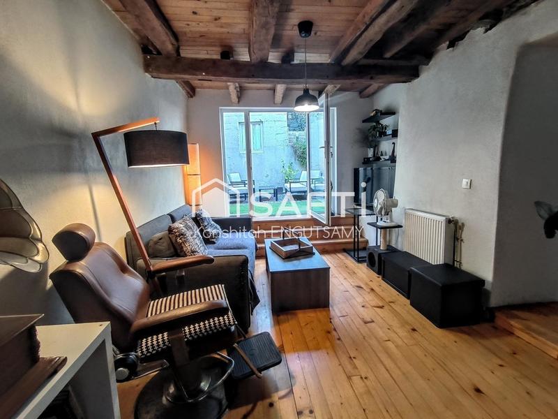 Maison - 235 m² - 10 pièces