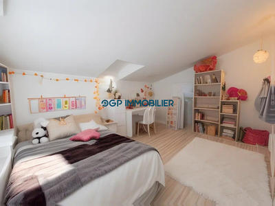 Maison traditionnelle - 165 m² - 6 pièces