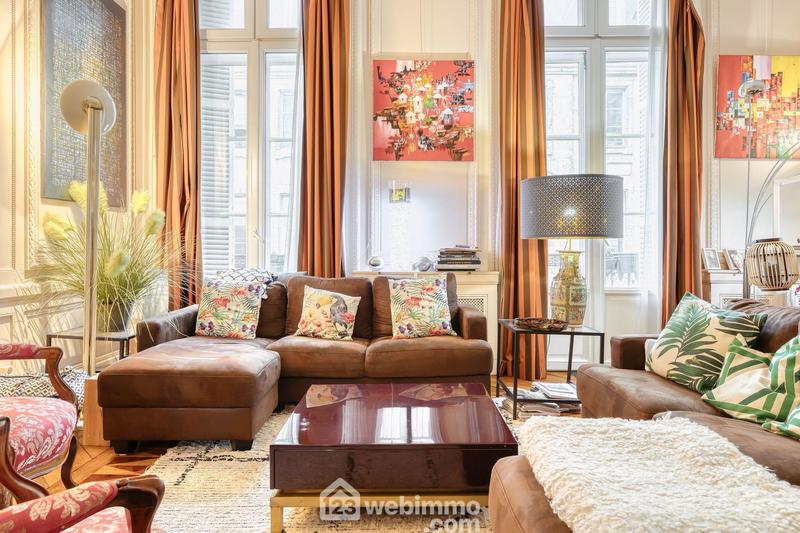 Appartement - 192 m² - 5 pièces