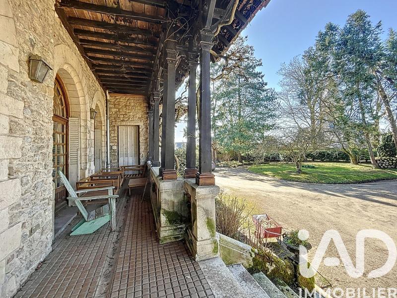 Maison - 453 m² - 12 pièces