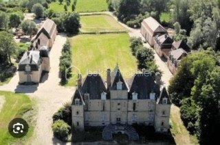 Château - 280 m² - 14 pièces