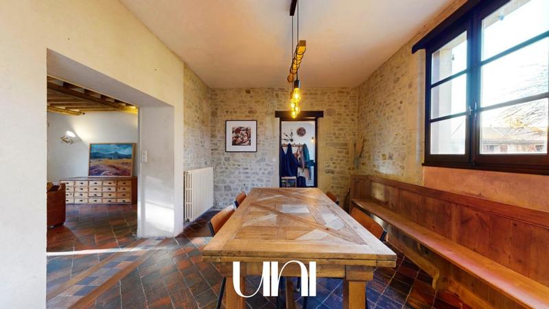 Maison - 292 m² - 11 pièces