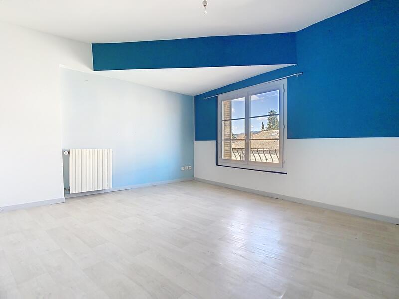 Maison - 182 m² - 6 pièces