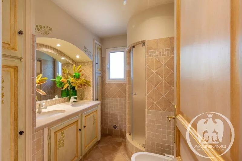 Villa - 181 m² - 7 pièces