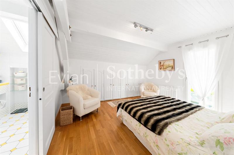 Maison - 189 m² - 8 pièces