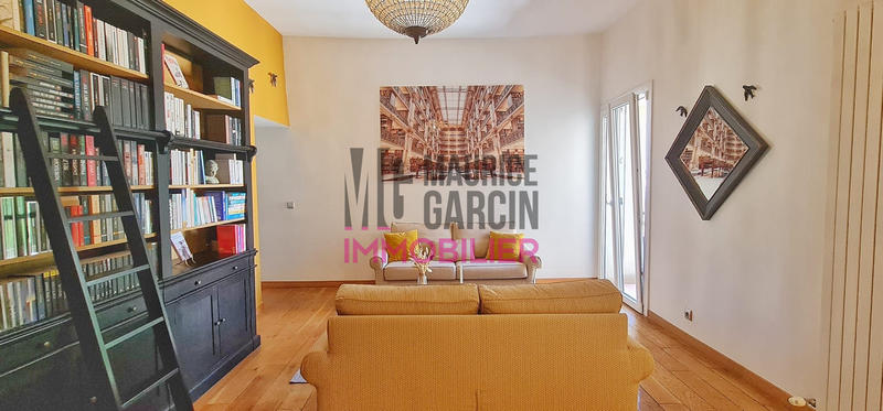 Maison - 220 m² - 9 pièces