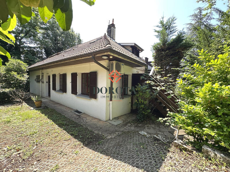 Maison - 182 m² - 9 pièces