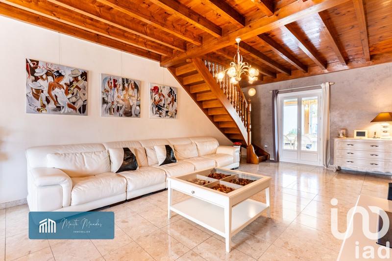 Maison - 184 m² - 7 pièces