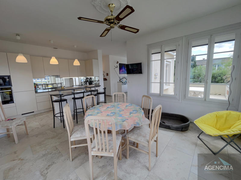 Villa - 143 m² - 8 pièces