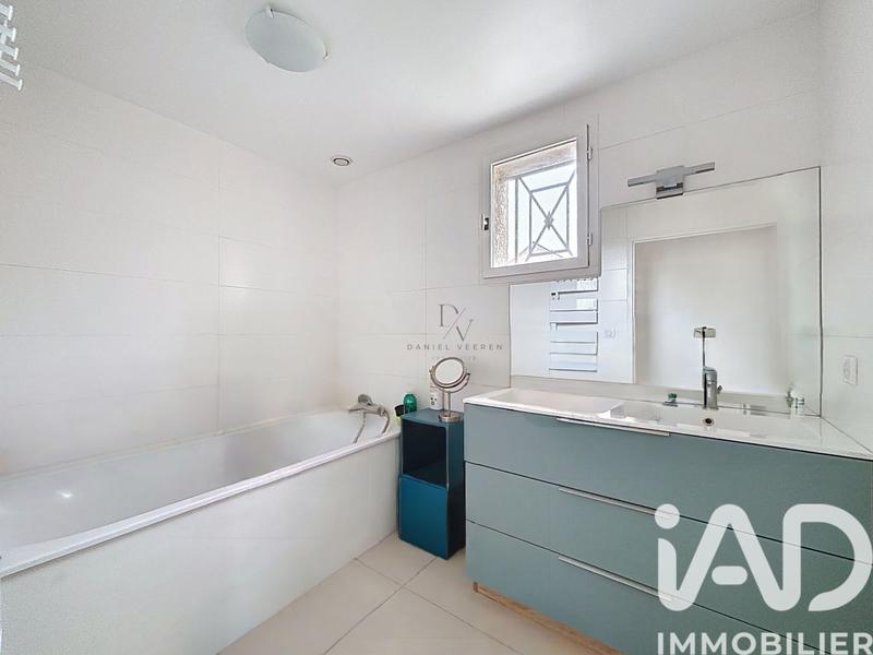 Maison - 224 m² - 9 pièces