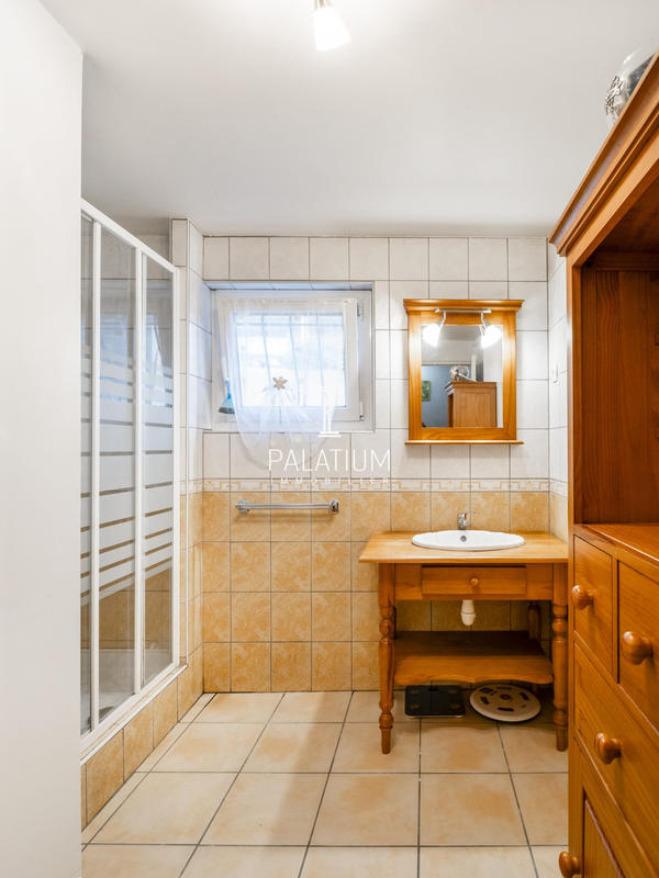 Maison - 236 m² - 7 pièces