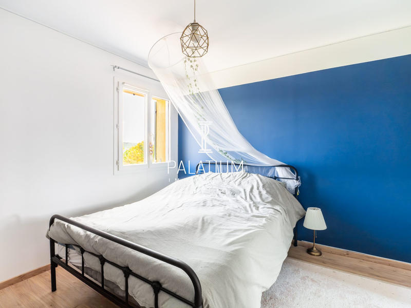 Maison traditionnelle - 148 m² - 6 pièces