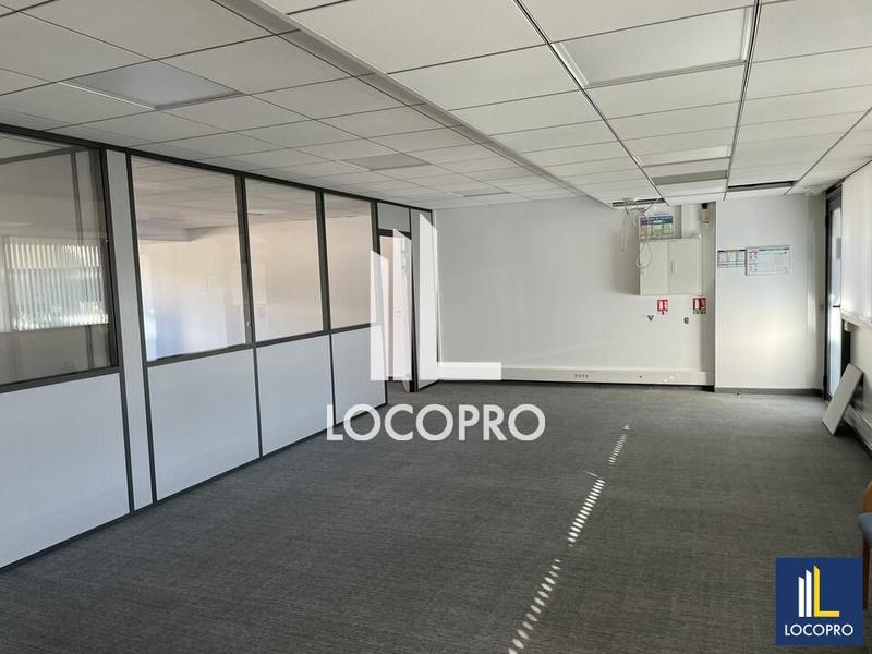 Bureau - 1 462 m²