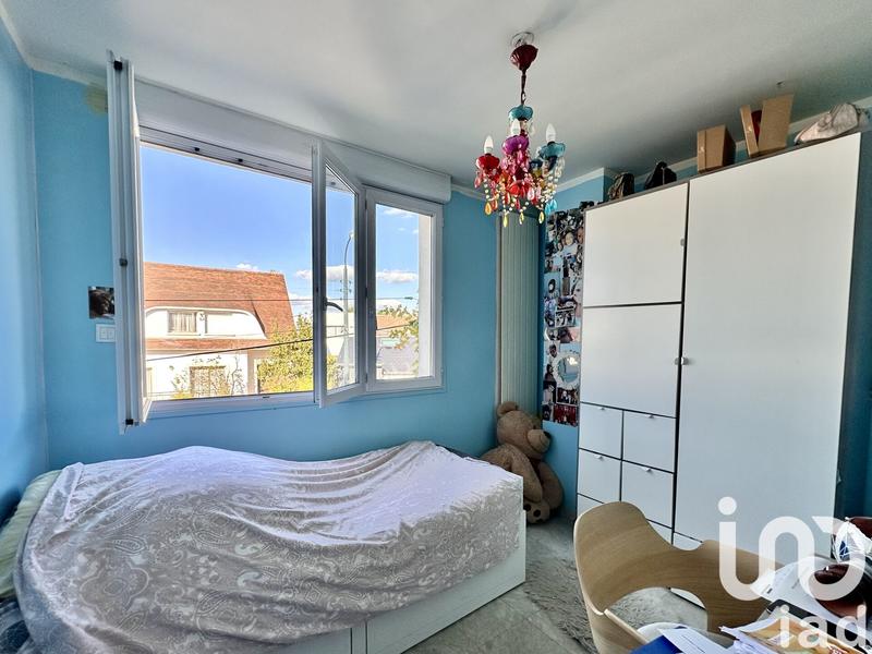 Maison - 200 m² - 8 pièces