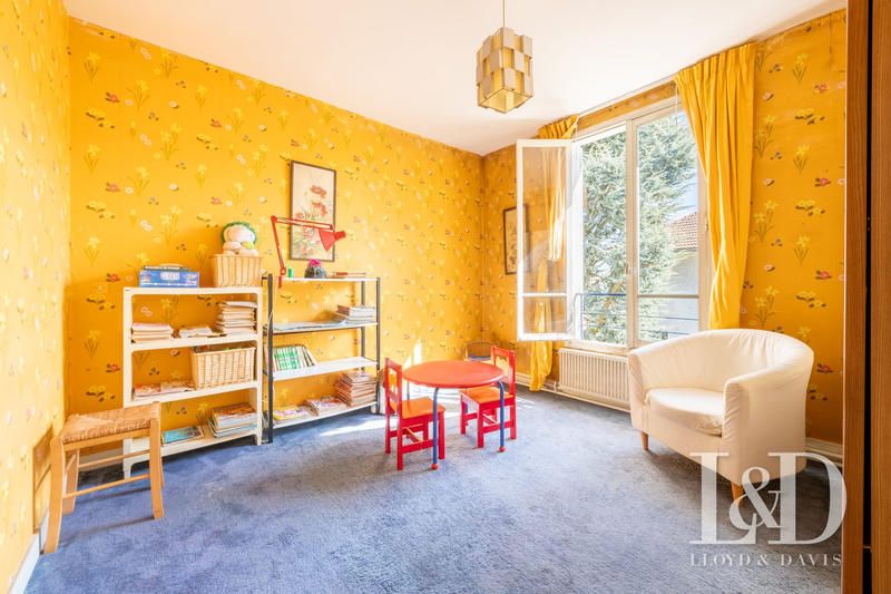 Maison - 183 m² - 9 pièces