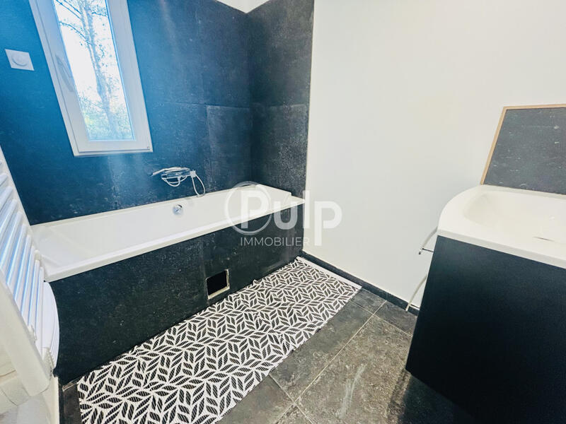 Maison - 140 m² - 5 pièces