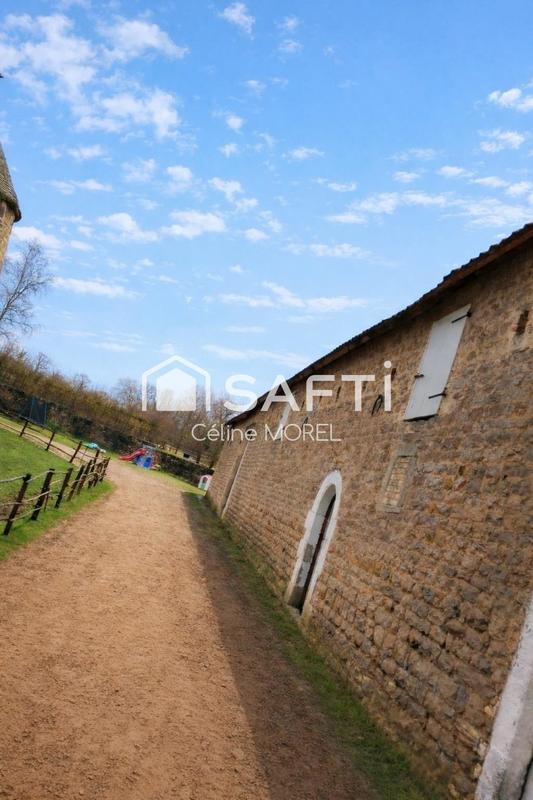 Maison - 468 m² - 17 pièces