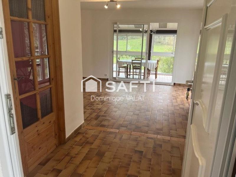 Maison - 218 m² - 5 pièces