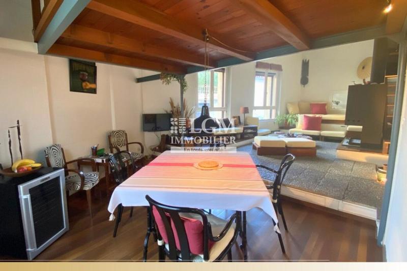 Loft - 103 m² - 3 pièces