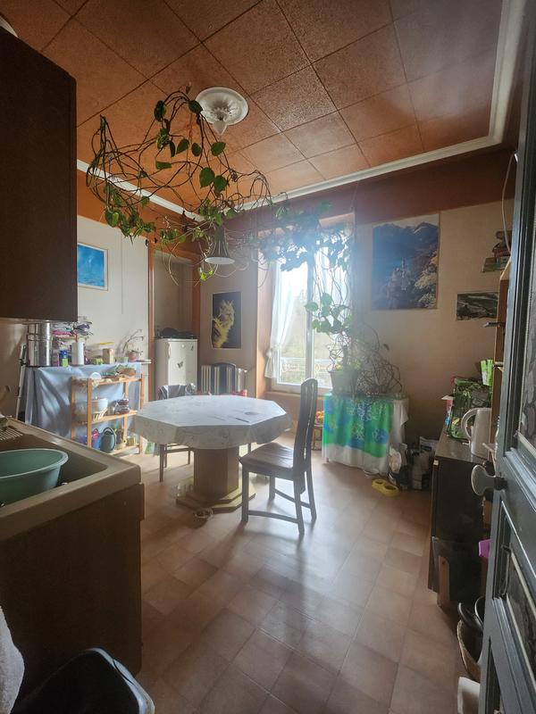 Propriété - 260 m² - 11 pièces