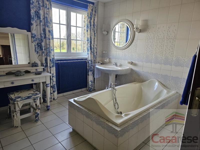 Propriété - 292 m² - 6 pièces