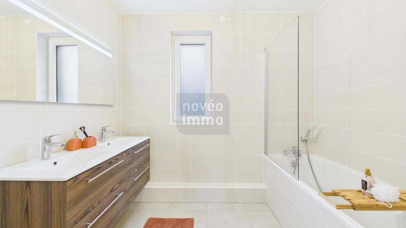 Appartement - 95 m² - 4 pièces