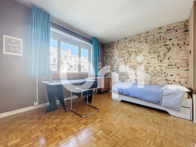 Appartement - 125 m² - 6 pièces