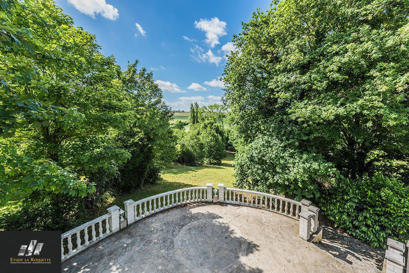 Maison - 280 m² - 6 pièces