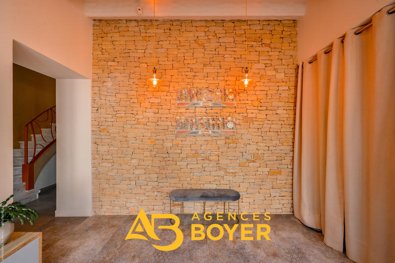 Maison - 300 m² - 8 pièces