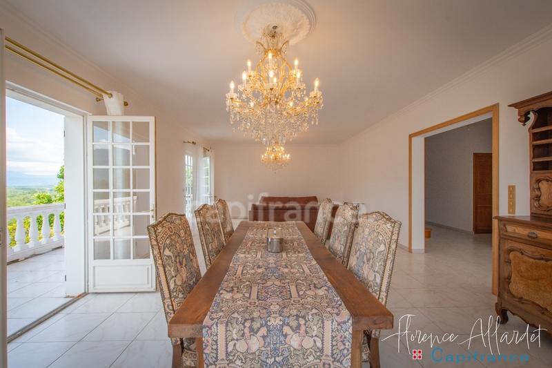 Propriété - 396 m² - 14 pièces