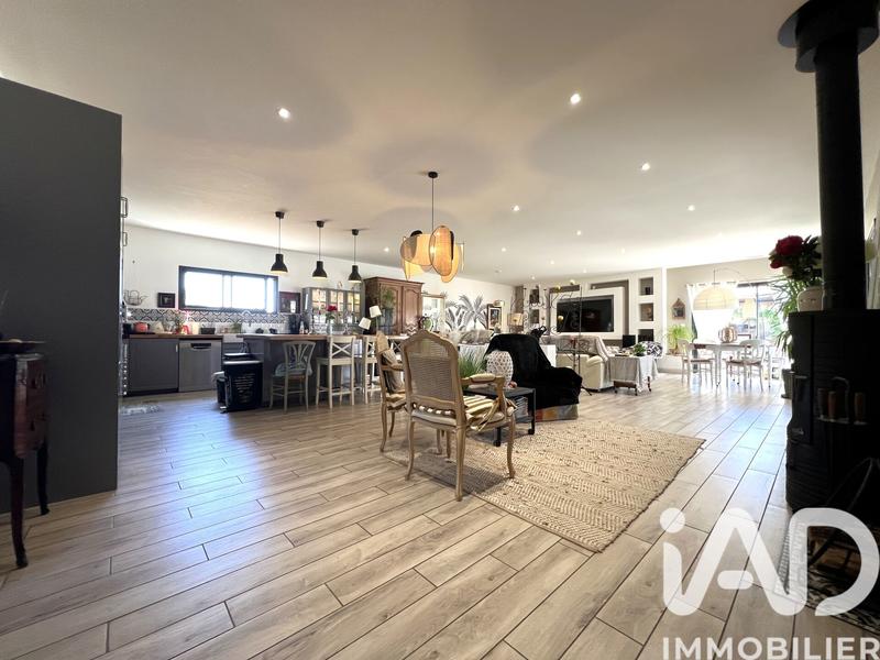 Maison - 198 m² - 5 pièces