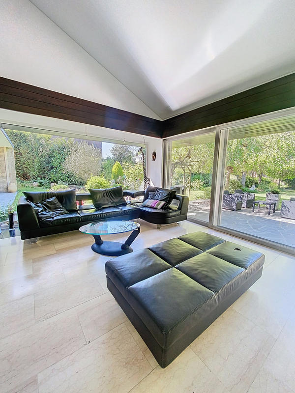 Maison - 345 m² - 15 pièces