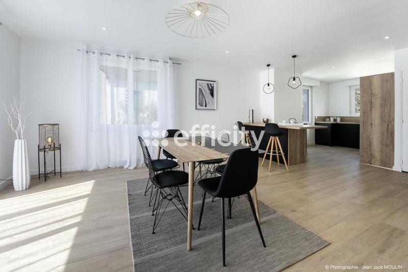 Maison de bourg - 170 m² - 6 pièces