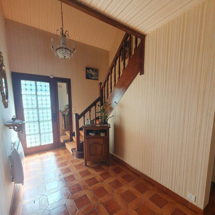 Propriété - 213 m² - 7 pièces