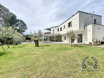 Villa - 207 m² - 7 pièces