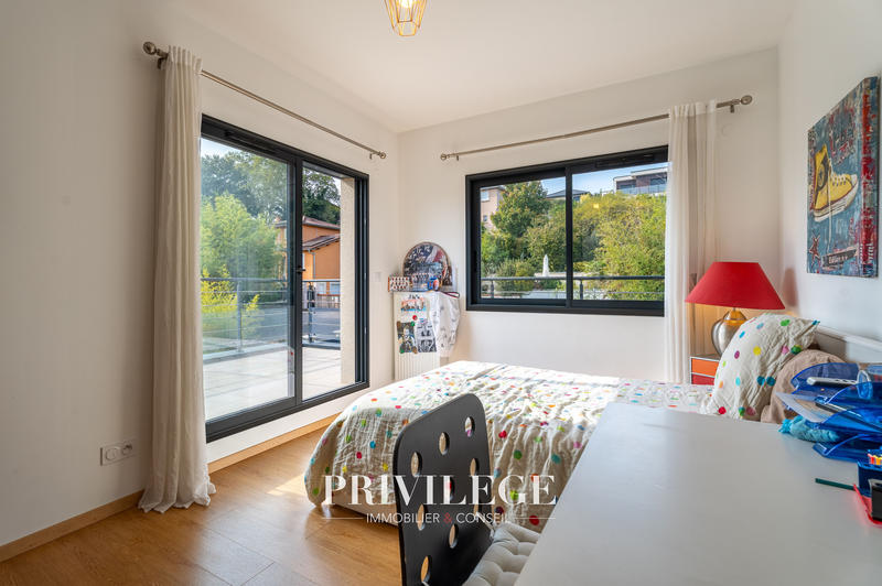 Maison - 199 m² - 6 pièces