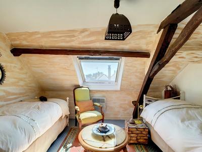 Maison - 216 m² - 9 pièces