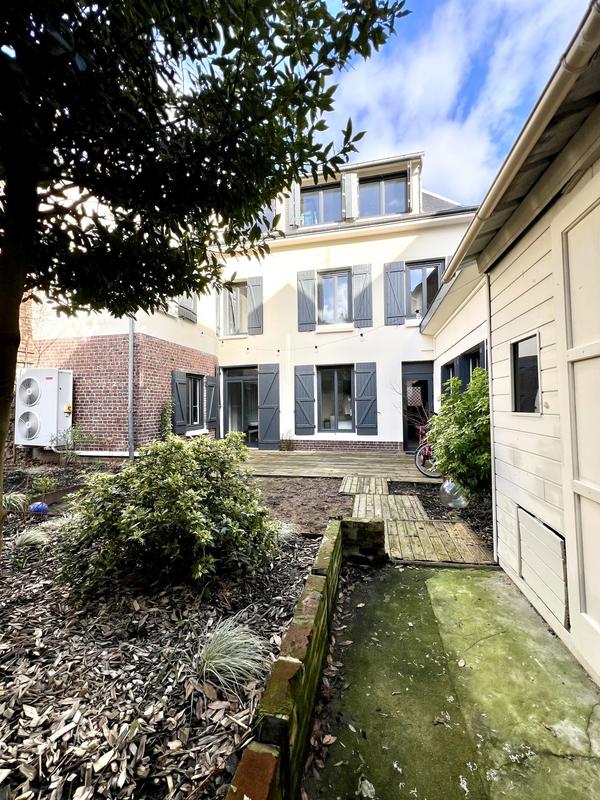 Maison - 147 m² - 7 pièces