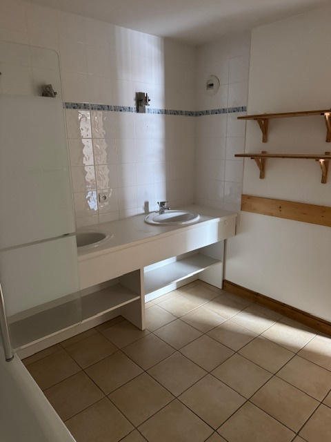 Appartement - 90 m² - 4 pièces
