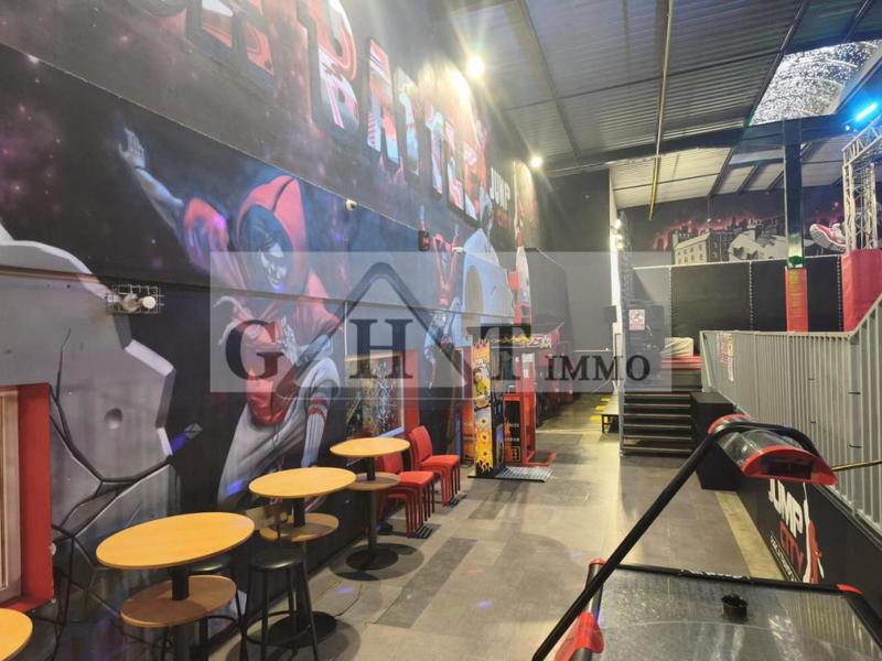 Entrepôt - 2 850 m²