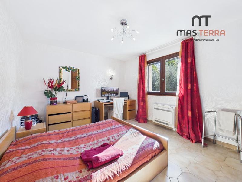 Villa - 168 m² - 6 pièces