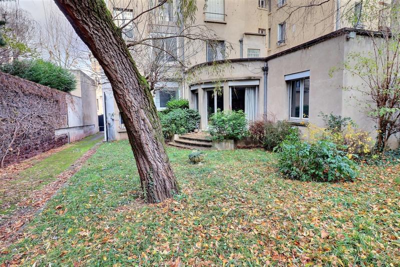 Duplex - 242 m² - 9 pièces