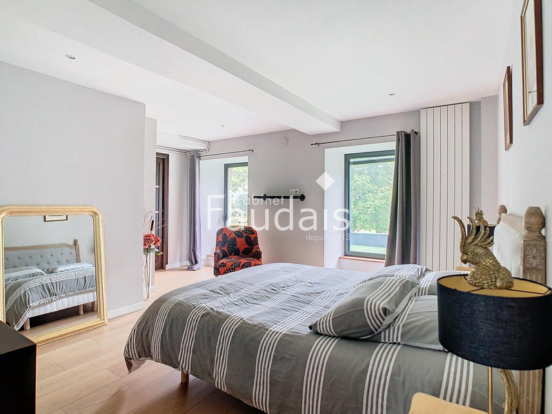 Propriété - 450 m² - 10 pièces