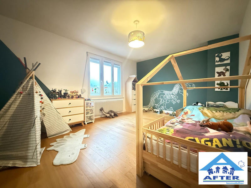 Maison - 187 m² - 9 pièces