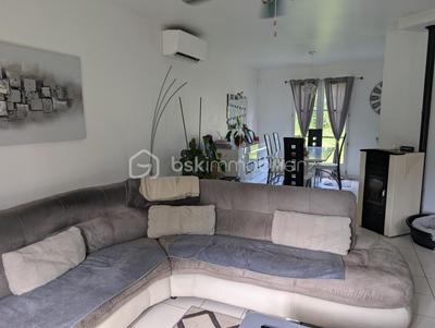 Maison - 90 m² - 5 pièces