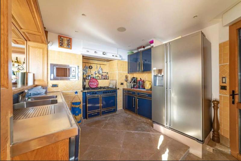 Maison - 162 m² - 8 pièces